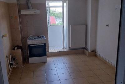 Apartament cu 3 camere decomandat în Central - 2