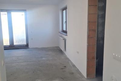 Casă cu 4 camere în Central - 1
