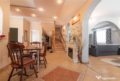 Casă cu 6 camere cu Teren 2349 Mp în Sântion - 2