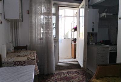 Apartament cu 3 camere decomandat, mobilat în Central - 9
