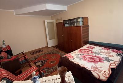 Garsonieră decomandată în Micro 20 - 1