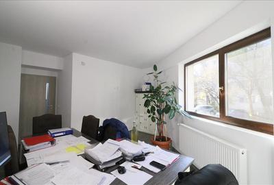 Apartament cu 6 camere decomandat, mobilat în Nicolina - 3