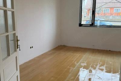 Casă cu Teren 1000 Mp în Biharia - 2