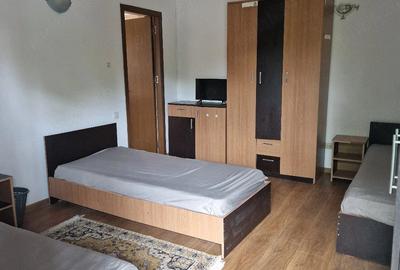Casă cu 10 camere cu Teren 300 Mp în Central - 10