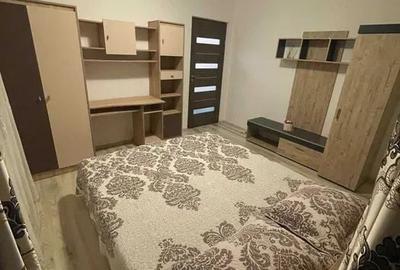 Apartament cu 3 camere semidecomandat, mobilat în Florești