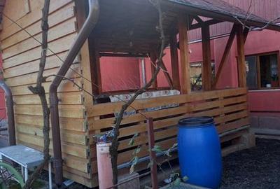 Casă cu 4 camere cu Teren 400 Mp în Florești - 1