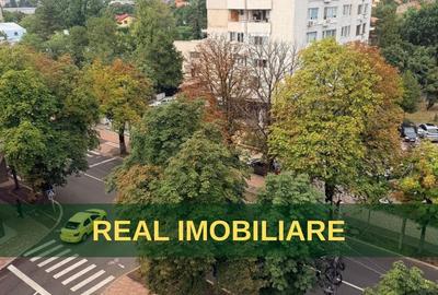 Apartament cu 3 camere decomandat în Bălcescu