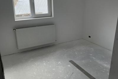 Casă cu 8 camere cu Teren 2100 Mp în Central - 18