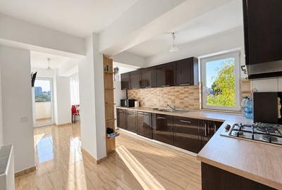 Apartament cu 3 camere decomandat, mobilat în Șelimbăr