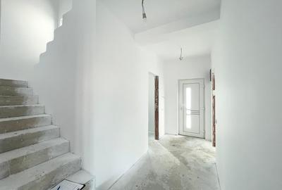 Duplex cu 4 camere cu Canalizare în Moșnița Veche - 5