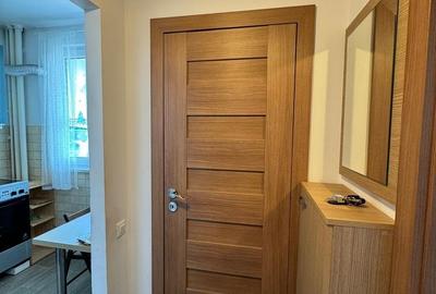 Apartament cu 2 camere semidecomandat în 1 Mai