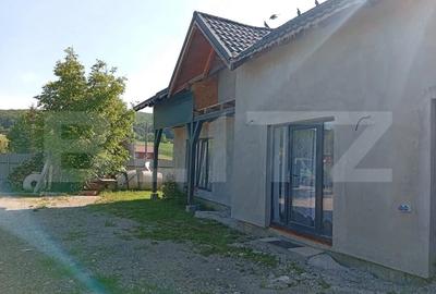 Casă cu 3 camere cu Teren 800 Mp în Ivănești