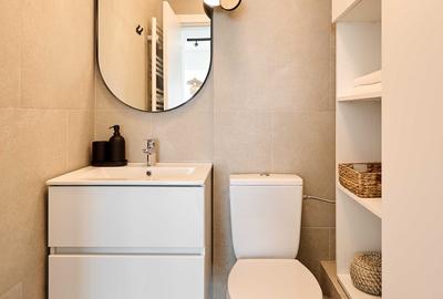 Apartament cu 3 camere decomandat, mobilat în Central