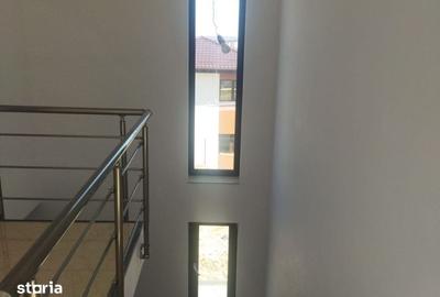 Casă cu 4 camere cu Teren 380 Mp în Miroslava - 3