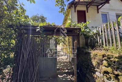 Casă individuală cu 2 camere cu Canalizare în Toplița