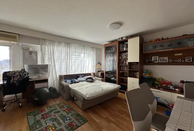 Apartament cu 3 camere decomandat, mobilat în Mărăști