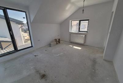 Casă cu 4 camere cu Teren 300 Mp în Central - 5