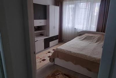 Apartament cu 3 camere semidecomandat, mobilat în Podu Roș - 10