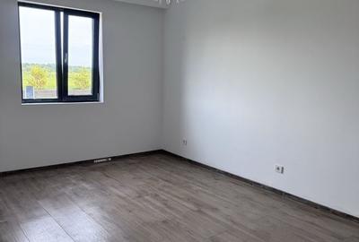 Casă cu 3 camere în Ciolpani - 2