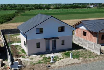 Duplex cu 2 camere cu Canalizare în Remetea Mare - 3