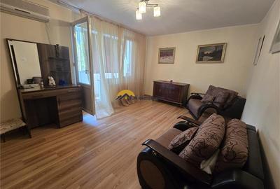 Apartament cu 3 camere decomandat în Drumul Taberei