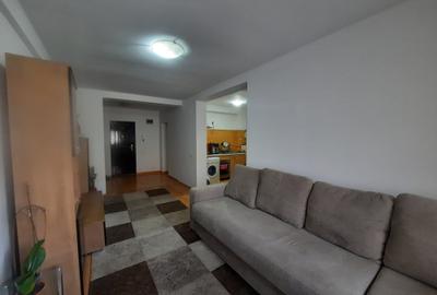Apartament cu 2 camere decomandat, mobilat în Broscărie