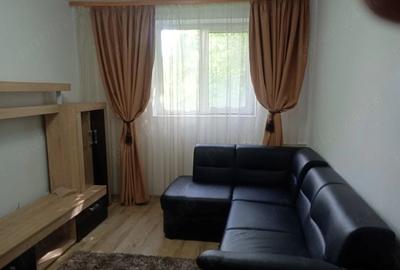 Apartament cu 3 camere decomandat, mobilat în Colentina