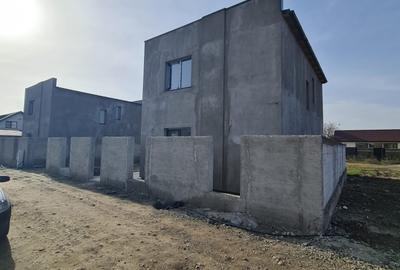 Casă individuală cu 4 camere cu Canalizare în Costi - 19