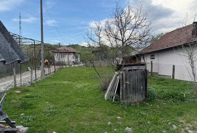 Teren de 570 mp, în Sălătrucel - 1