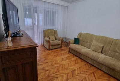 Apartament cu 3 camere decomandat în Central - 1