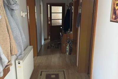 Casă cu 7 camere cu Teren 1185 Mp în Central