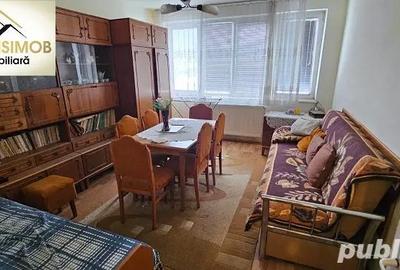 Apartament cu 2 camere decomandat în Micro I - 2