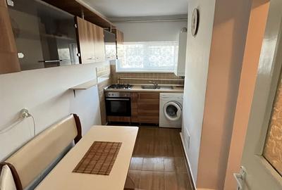 Apartament cu 3 camere, mobilat în Central