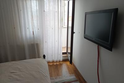 Apartament cu 2 camere decomandat în P-ța Victoriei - 3