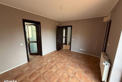 Casă cu 4 camere cu Teren 462 Mp în Ștefănești