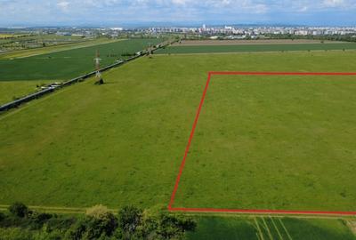 Teren intravilan de 20001 mp, în Vest - 15