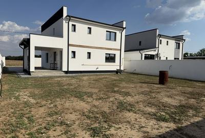 Casă cu 4 camere în Cârcea - 1
