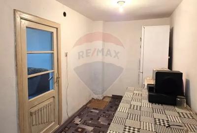 Casă cu 3 camere cu Teren 546 Mp în Central