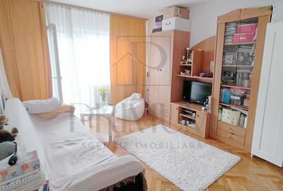 Garsonieră decomandată, mobilată în Complex Studențesc