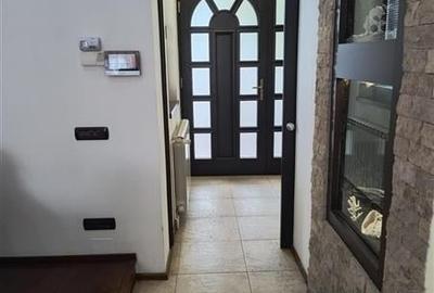 Casă individuală cu 5 camere cu Canalizare în Florilor - 10