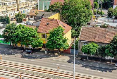 Casă cu 10 camere cu Canalizare în Polivalentă