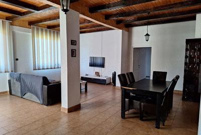 Casă cu 6 camere cu Teren 1600 Mp în Isvarna - 1