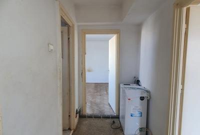 Apartament cu 3 camere semidecomandat în Mihai Bravu