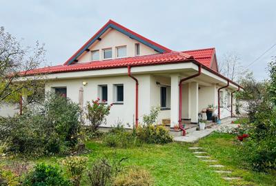 Casă individuală cu 6 camere cu Canalizare în Otopeni - 1