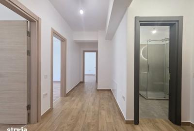 Apartament cu 3 camere decomandat în Tractorul - 9
