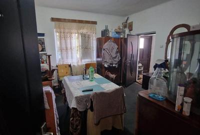 Casă cu 3 camere cu Teren 458 Mp în Central