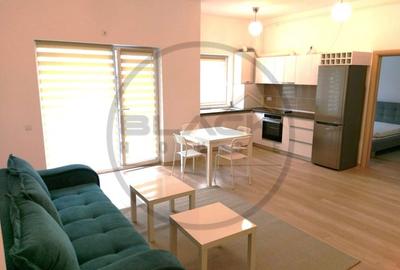 Apartament cu 2 camere semidecomandat, mobilat în Central