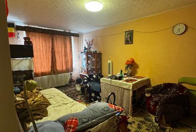 Apartament cu 2 camere decomandat în Titan