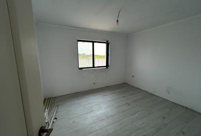 Casă cu 4 camere cu Teren 300 Mp în Central - 5
