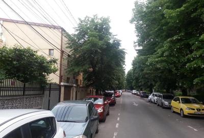 Casă cu 4 camere cu Canalizare în Mihai Bravu